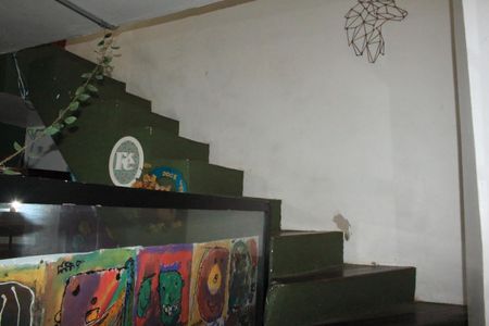 Casa à venda com 98m², 2 quartos e sem vagaEscada