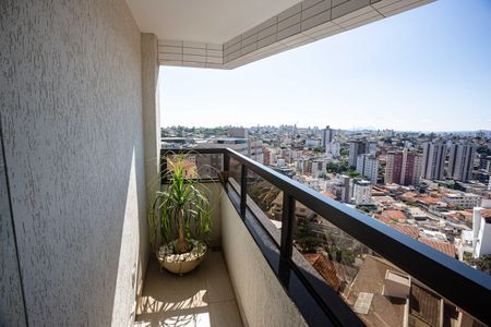 Apartamento à venda com 190m², 3 quartos e 3 vagasVaranda da Suíte