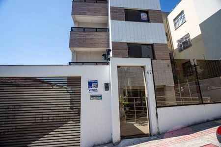 Apartamento à venda com 190m², 3 quartos e 3 vagasFachada