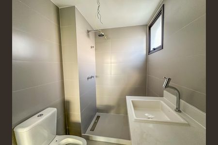 Apartamento à venda com 167m², 3 quartos e 1 vaga Apartamento à venda com 167m², 3 quartos e 1 vagaBanheiro da Suíte 1