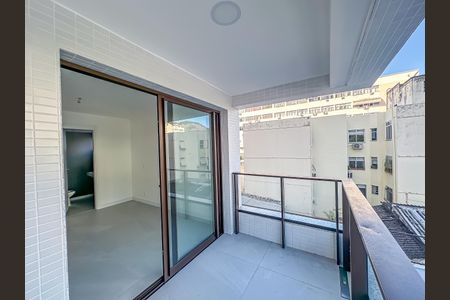 Apartamento à venda com 167m², 3 quartos e 1 vaga Apartamento à venda com 167m², 3 quartos e 1 vagaVaranda da Suíte 1