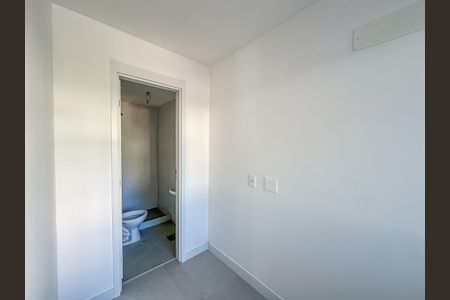 Apartamento à venda com 167m², 3 quartos e 1 vaga Apartamento à venda com 167m², 3 quartos e 1 vagaQuarto de Serviço