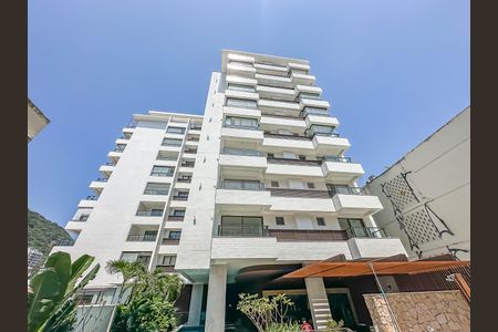 Apartamento à venda com 167m², 3 quartos e 1 vaga Apartamento à venda com 167m², 3 quartos e 1 vagaFachada
