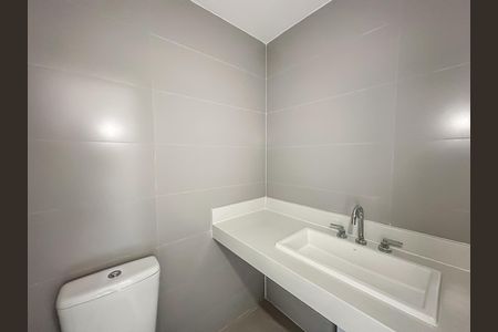 Apartamento à venda com 167m², 3 quartos e 1 vaga Apartamento à venda com 167m², 3 quartos e 1 vagaBanheiro da Suíte 2