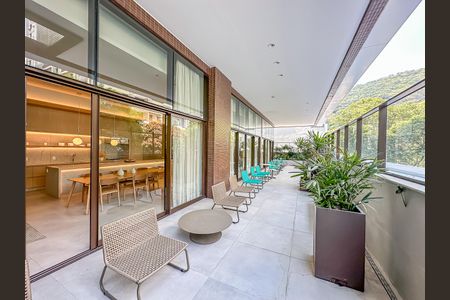 Apartamento à venda com 167m², 3 quartos e 1 vaga Apartamento à venda com 167m², 3 quartos e 1 vagaÁrea comum