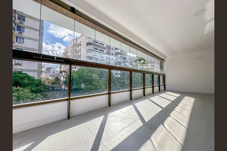 Apartamento à venda com 167m², 3 quartos e 1 vaga Apartamento à venda com 167m², 3 quartos e 1 vagaVaranda da Sala