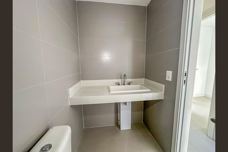 Apartamento à venda com 167m², 3 quartos e 1 vaga Apartamento à venda com 167m², 3 quartos e 1 vagaBanheiro da Suíte 2