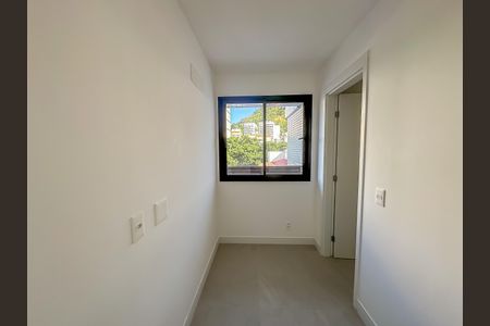 Apartamento à venda com 167m², 3 quartos e 1 vaga Apartamento à venda com 167m², 3 quartos e 1 vagaQuarto de Serviço