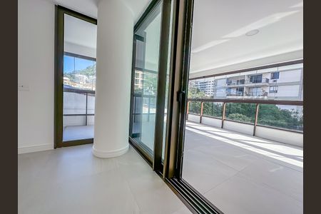 Apartamento à venda com 167m², 3 quartos e 1 vaga Apartamento à venda com 167m², 3 quartos e 1 vagaSala