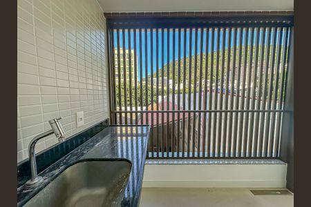 Apartamento à venda com 167m², 3 quartos e 1 vaga Apartamento à venda com 167m², 3 quartos e 1 vagaÁrea de Serviço