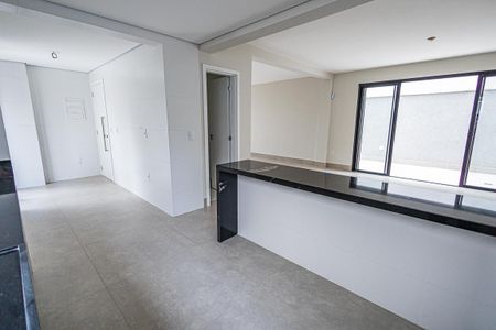 Apartamento à venda com 266m², 4 quartos e 3 vagas Apartamento à venda com 266m², 4 quartos e 3 vagasCozinha