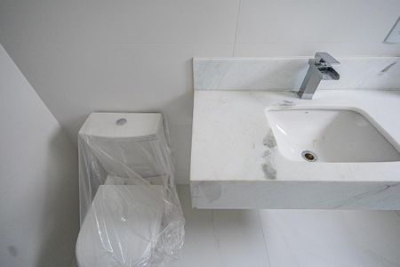 Apartamento à venda com 266m², 4 quartos e 3 vagas Apartamento à venda com 266m², 4 quartos e 3 vagasBanheiro da Suíte 1