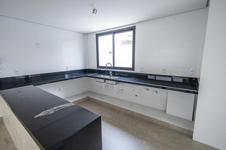 Apartamento à venda com 266m², 4 quartos e 3 vagas Apartamento à venda com 266m², 4 quartos e 3 vagasCozinha