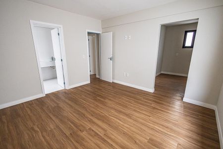 Apartamento à venda com 266m², 4 quartos e 3 vagas Apartamento à venda com 266m², 4 quartos e 3 vagasSuíte 2