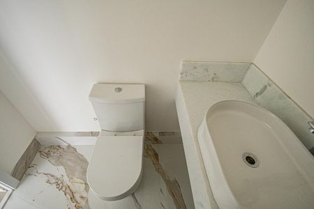 Apartamento à venda com 266m², 4 quartos e 3 vagas Apartamento à venda com 266m², 4 quartos e 3 vagasLavabo