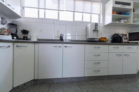 Apartamento à venda com 296m², 4 quartos e 6 vagasCozinha
