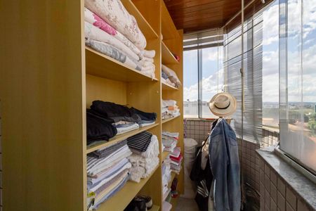 Apartamento à venda com 296m², 4 quartos e 6 vagasVaranda/Closet 1