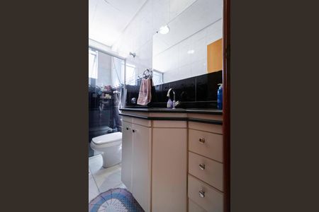 Apartamento à venda com 296m², 4 quartos e 6 vagasBanheiro social