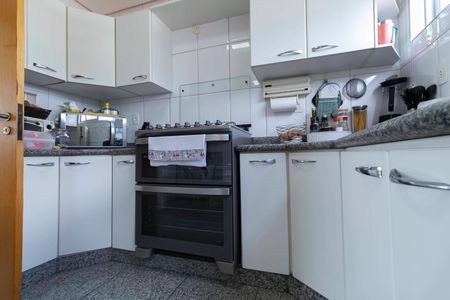 Apartamento à venda com 296m², 4 quartos e 6 vagasCozinha
