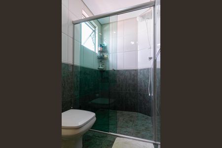 Apartamento à venda com 296m², 4 quartos e 6 vagasBanheiro da suíte 2