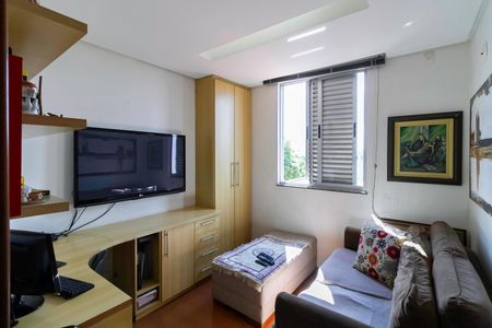 Apartamento à venda com 296m², 4 quartos e 6 vagasQuarto 2