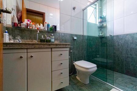 Apartamento à venda com 296m², 4 quartos e 6 vagasBanheiro da suíte 2