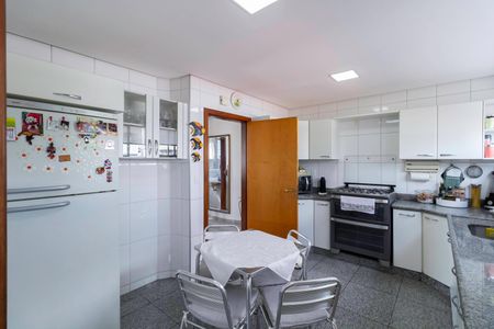 Apartamento à venda com 296m², 4 quartos e 6 vagasCozinha
