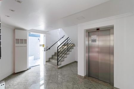 Apartamento à venda com 296m², 4 quartos e 6 vagasHall social