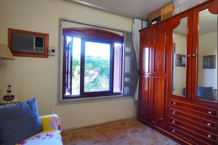 Casa à venda com 320m², 5 quartos e 6 vagasQuarto 2 - Segundo Andar