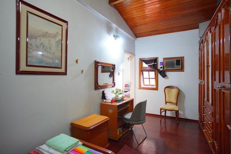 Casa à venda com 320m², 5 quartos e 6 vagasQuarto 1- Segundo Andar