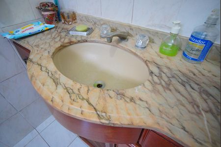 Casa à venda com 320m², 5 quartos e 6 vagasBanheiro Corredor - Segundo Andar