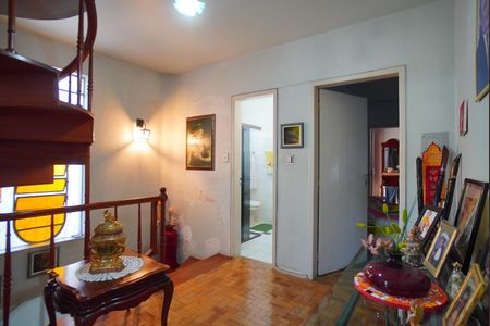 Casa à venda com 320m², 5 quartos e 6 vagasHall