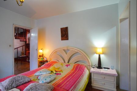 Casa à venda com 320m², 5 quartos e 6 vagasSuíte - Segundo Andar