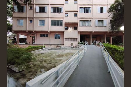 Apartamento à venda com 62m², 2 quartos e 1 vaga Apartamento à venda com 62m², 2 quartos e 1 vagaEntrada