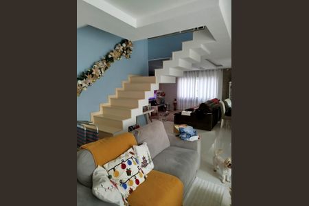 Casa de condomínio à venda com 230m², 4 quartos e 3 vagas