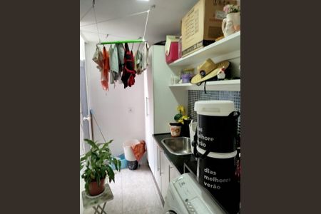 Casa de condomínio à venda com 230m², 4 quartos e 3 vagas