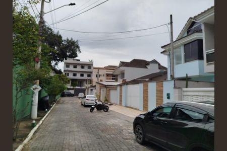 Casa de condomínio à venda com 230m², 4 quartos e 3 vagas