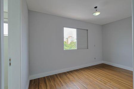 Apartamento à venda com 57m², 2 quartos e 2 vagas Apartamento à venda com 57m², 2 quartos e 2 vagasSuíte