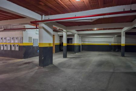 Apartamento à venda com 57m², 2 quartos e 2 vagas Apartamento à venda com 57m², 2 quartos e 2 vagasÁrea comum - Estacionamento