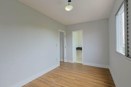 Apartamento à venda com 57m², 2 quartos e 2 vagas Apartamento à venda com 57m², 2 quartos e 2 vagasSuíte