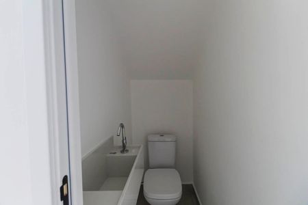 Casa à venda com 107m², 2 quartos e 2 vagas Casa à venda com 107m², 2 quartos e 2 vagasLavabo