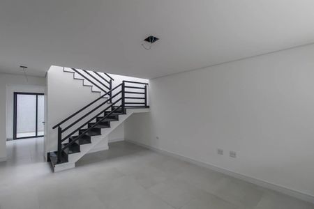 Casa à venda com 107m², 2 quartos e 2 vagas Casa à venda com 107m², 2 quartos e 2 vagasSala