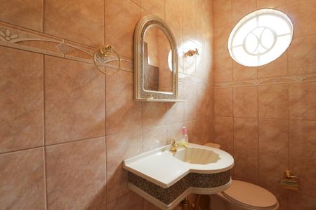 Casa à venda com 288m², 3 quartos e 4 vagas Casa à venda com 288m², 3 quartos e 4 vagasLavabo