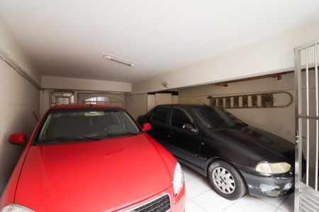 Casa à venda com 288m², 3 quartos e 4 vagas Casa à venda com 288m², 3 quartos e 4 vagasGaragem