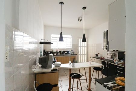 Casa à venda com 288m², 3 quartos e 4 vagas Casa à venda com 288m², 3 quartos e 4 vagasÁrea comum - Salão de Festas