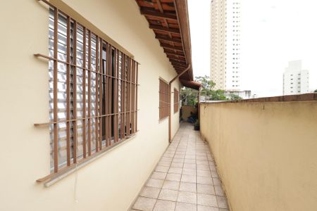 Casa à venda com 288m², 3 quartos e 4 vagas Casa à venda com 288m², 3 quartos e 4 vagasCorredor Lateral