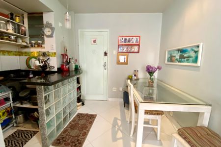 Apartamento à venda com 52m², 1 quarto e sem vaga Apartamento à venda com 52m², 1 quarto e sem vagaCozinha