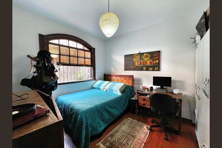Casa à venda com 250m², 4 quartos e 4 vagas Casa à venda com 250m², 4 quartos e 4 vagasQuarto 2