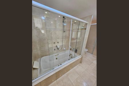 Casa de condomínio à venda com 589m², 4 quartos e 4 vagas