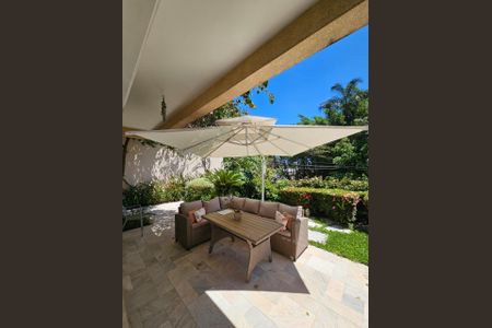 Casa de condomínio à venda com 589m², 4 quartos e 4 vagas